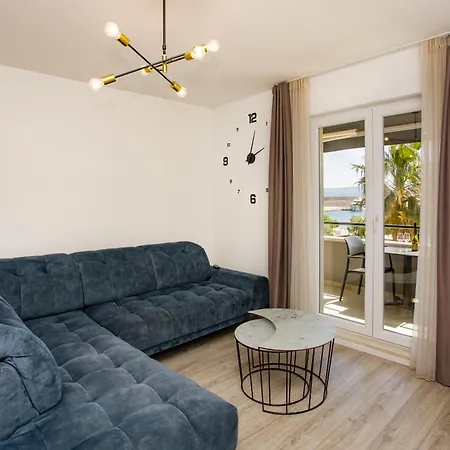 ゲストハウス Toni ドゥギ・ラット