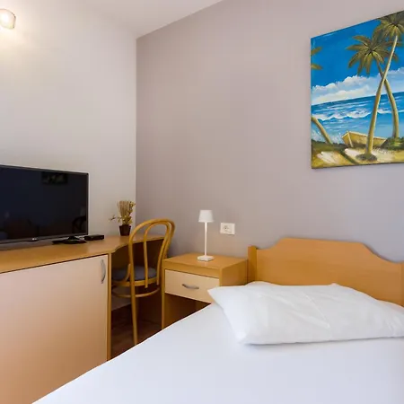 Toni 3* ドゥギ・ラット