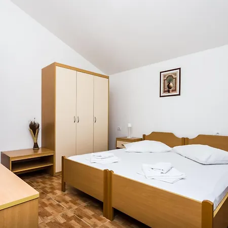Toni Pensjonat Dugi Rat