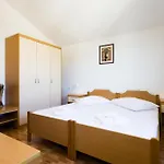 Konukevi Toni 3*