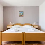 Konukevi Toni 3*